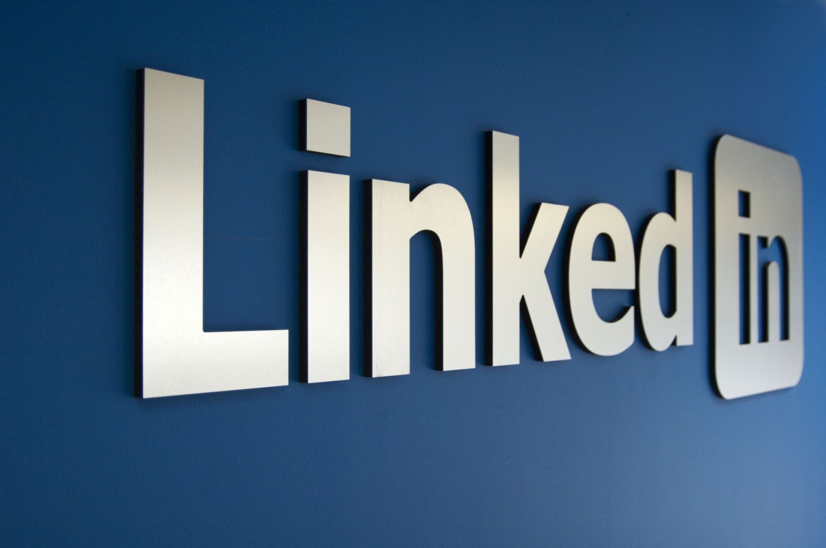 How To Use LinkedIn Company Pages For Search, Social 